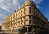 una-nuova-tubazione-sulla-facciata-condominiale
