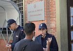 ufficio-immigrazione-di-firenze-minacce-e-richieste-di-denaro-in-coda