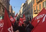 cgil-in-piazza-per-i-diritti-ma-i-lavoratori-scelgono-i-cobas
