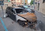 auto-bruciata-ancora-nessuno-la-rimuove