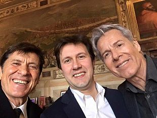 baglioni-e-morandi-in-palazzo-vecchio-siparietto-con-nadella