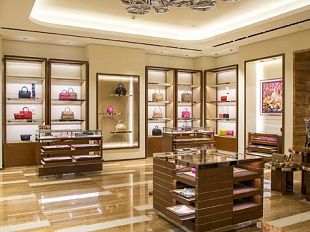 salvatore-ferragamo-paul-andrew-quale-direttore-creativo-donna