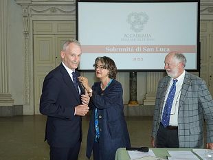 il-questore-di-firenze-riceve-il-titolo-daccademico-donore