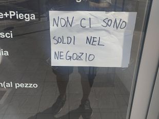 san-jacopino-continuano-le-spaccate-alle-vetrine-dei-negozi