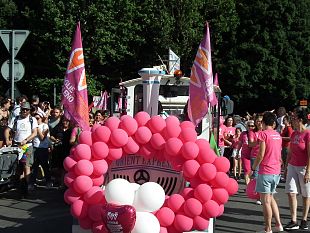 in-decine-di-migliaia-al-toscana-pride