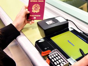 poste-italiane-taglia-il-traguardo-dei-100mila-passaporti