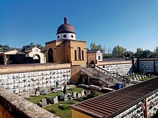 animali-in-toscana-si-alla-tumulazione-con-il-proprietario