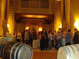 b009210935-vendemmia-2010-degustando-in-attesa-della-raccolta