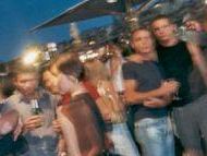 a404272252-metti-uno-sconosciuto-a-cena-br-una-serata-che-sta-diventando-un-fenomeno-di-costume