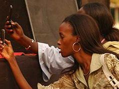 a903042034-fotografia-i-donna-africa-i-all-istituto-degli-innocenti-dal-6-al-15-marzo-2009