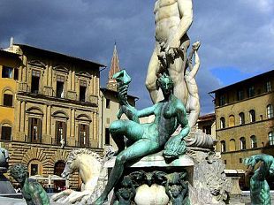 b309061902-tuffo-nella-fontana-del-biancone-in-piazza-della-signoria-preso-e-multato