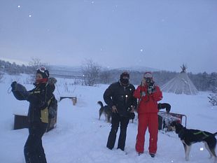 b102231209-un-gruppo-in-imprenditori-toscani-al-circolo-polare-artico