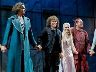 b203272214-notre-dame-de-paris-l-opera-musicale-moderna