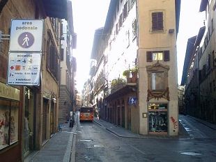 b108251433-pedonalizzazioni-da-sabato-scattano-le-modifiche-alla-viabilita-scheda