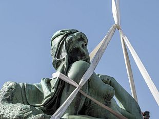 david-restauro-spettacolo-al-piazzale