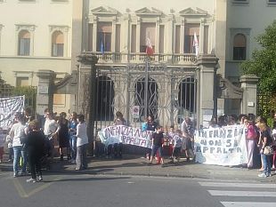 scuola-in-appalto-a-coop-e-privati-a-firenze-protestano-i-genitori