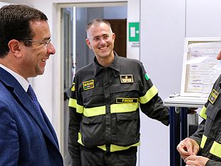 vigili-del-fuoco-visita-lampo-del-sottosegretario-candiani-al-comando-di-firenze