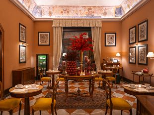 apre-in-via-del-giglio-la-tea-room-by-iside-de-cesare