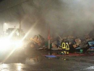 incendio-allinterno-di-uno-stabilimento-industriale-ad-empoli
