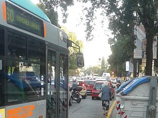 tramvia-sensi-unici-e-deviazioni-si-e-ristretta-firenze