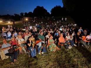 sotto-il-cielo-della-toscana-sorprese-tra-vino-jazz-e-stelle