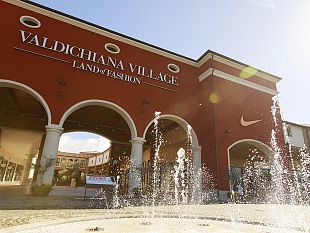 glamour-iniziano-i-saldi-estivi-in-toscana