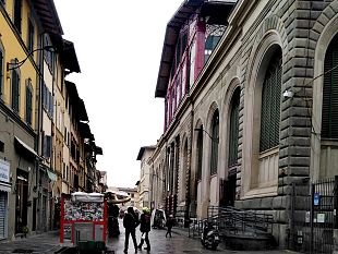 ruba-un-giubbotto-in-san-lorenzo-poi-scatena-il-caos