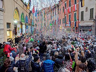 carnevale-di-foiano-terza-domenica-con-la-sfilata-in-viale-umberto-i