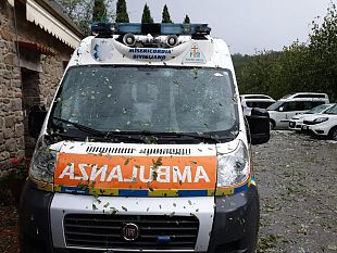 nubifragio-a-bivigliano-devastati-sede-e-mezzi-della-misericordia