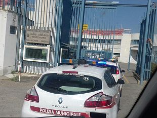 visita-a-sollicciano-per-i-radicali-non-e-ristrutturabile