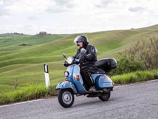 vesparezzo-1000-vespisti-al-raduno-nazionale-del-1-maggio