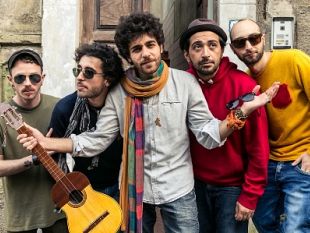 la-band-partenopea-la-maschera-in-concerto-a-calenzano