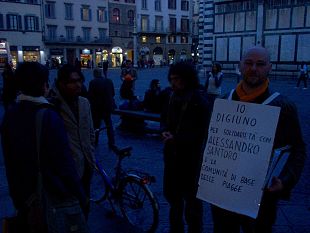 a911151816-la-comunita-delle-piagge-ogni-venerdi-in-presidio-davanti-la-curia