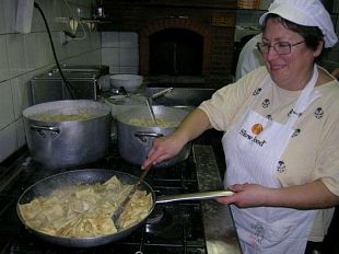 b308021701-toscana-troppe-sagre-fasulle-per-un-giro-di-700-milioni-di-euro-esentasse