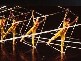 a611231315-pergola-nikolais-dance-theatre-venerdi-1-e-sabato-2-dicembre-2006-ore-2045