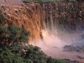 a611091608-viaggio-in-etiopia-e-altri-scritti-africani-la-valigia-ingombrante-di-malaparte-rieditata-da-vallecchi