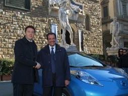 b201101944-nissan-regala-al-comune-una-leaf-100-per-cento-elettrica