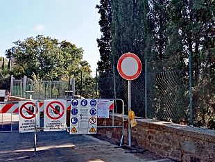 via-delle-cinque-vie-riapre-oggi-pomeriggio-a-senso-unico-alternato