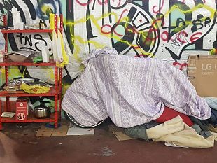 sottopasso-delle-cure-nuovamente-occupato-dai-senzatetto