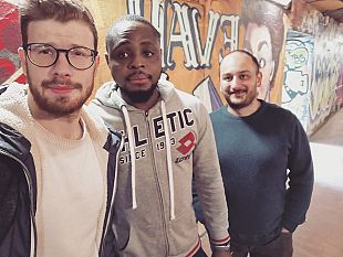 cure-vile-aggressione-di-due-incappucciati-a-un-venditore-ambulante-nel-sottopasso