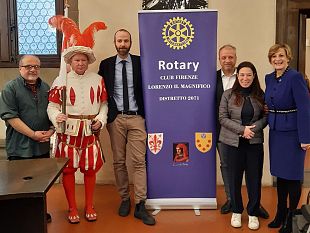 corteo-fiorentino-nuovo-personaggio-il-banderaio-del-popolo