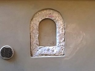 la-buchetta-del-vino-risanata-i-social-angeli-del-bello