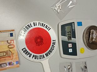 spacciatore-cede-gratis-hashish-a-due-ragazzine