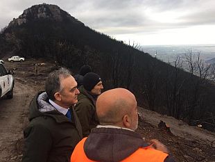 incendio-monti-pisani-a-calci-una-comunita-ferita-due-volte