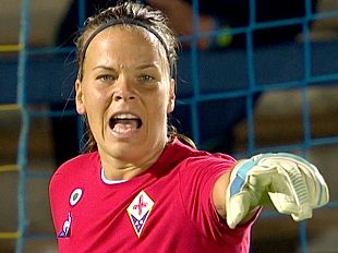 stephanie-ohrstrom-cuore-viola-lascia-la-fiorentina