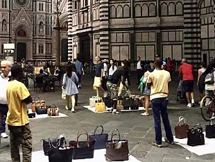 abusivi-a-firenze-controlli-notturni-dopo-la-foto-denuncia