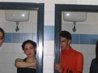 a504140948-dajvenvija-surfarce-in-concerto-il-15-aprile-ore-2130-ai-cantieri-culturali-ex-macelli-di-prato