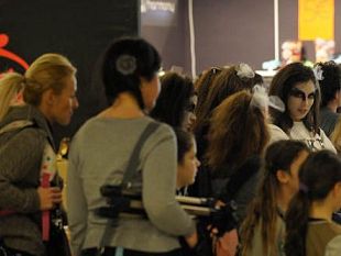 b202260158-terzo-giorno-di-fiera-illuminato-dalle-star-della-danza-foto