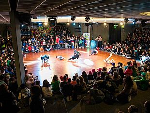 b309101637-firenze-travolta-dall-energia-di-hip-hop-e-breakdance