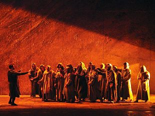 b401172356-il-nabucco-apre-la-stagione-invernale-del-comunale